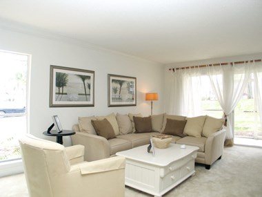 7740 Southside Boulevard 1-3 Beds Apartment for Rent - Photo Gallery 1