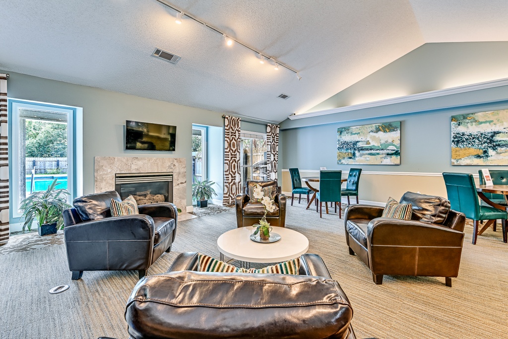 Springwood Townhomes is a similar property to Aspen Run And Aspen Run II Apartments located in Tallahassee