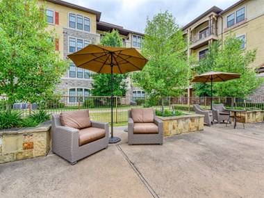 2522 Fort Worth Ave 1-2 Beds Apartment for Rent Photo Gallery 1