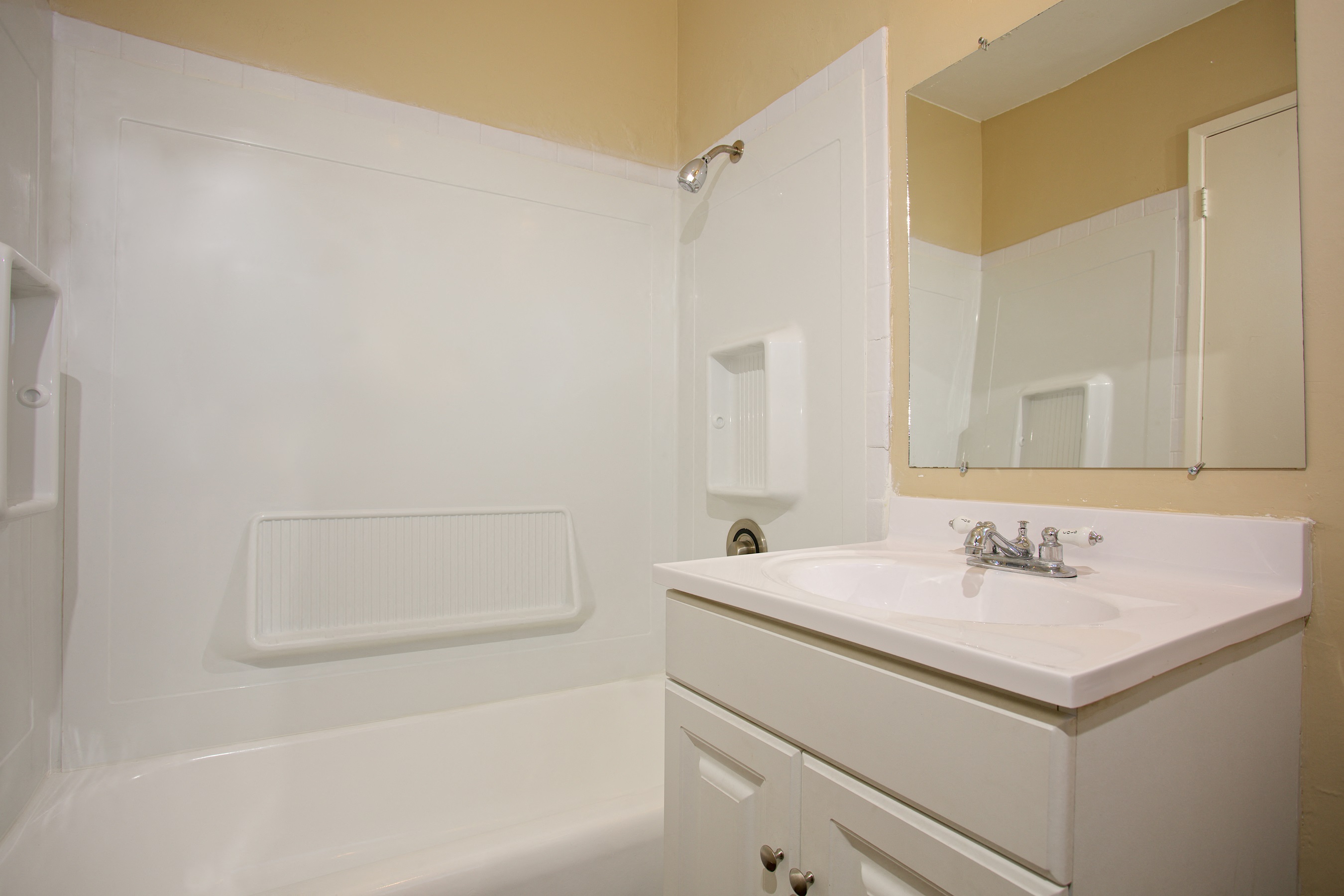 Modern Bathroom Fittings at Woodlawn Gardens Apartments, Chula Vista, CA