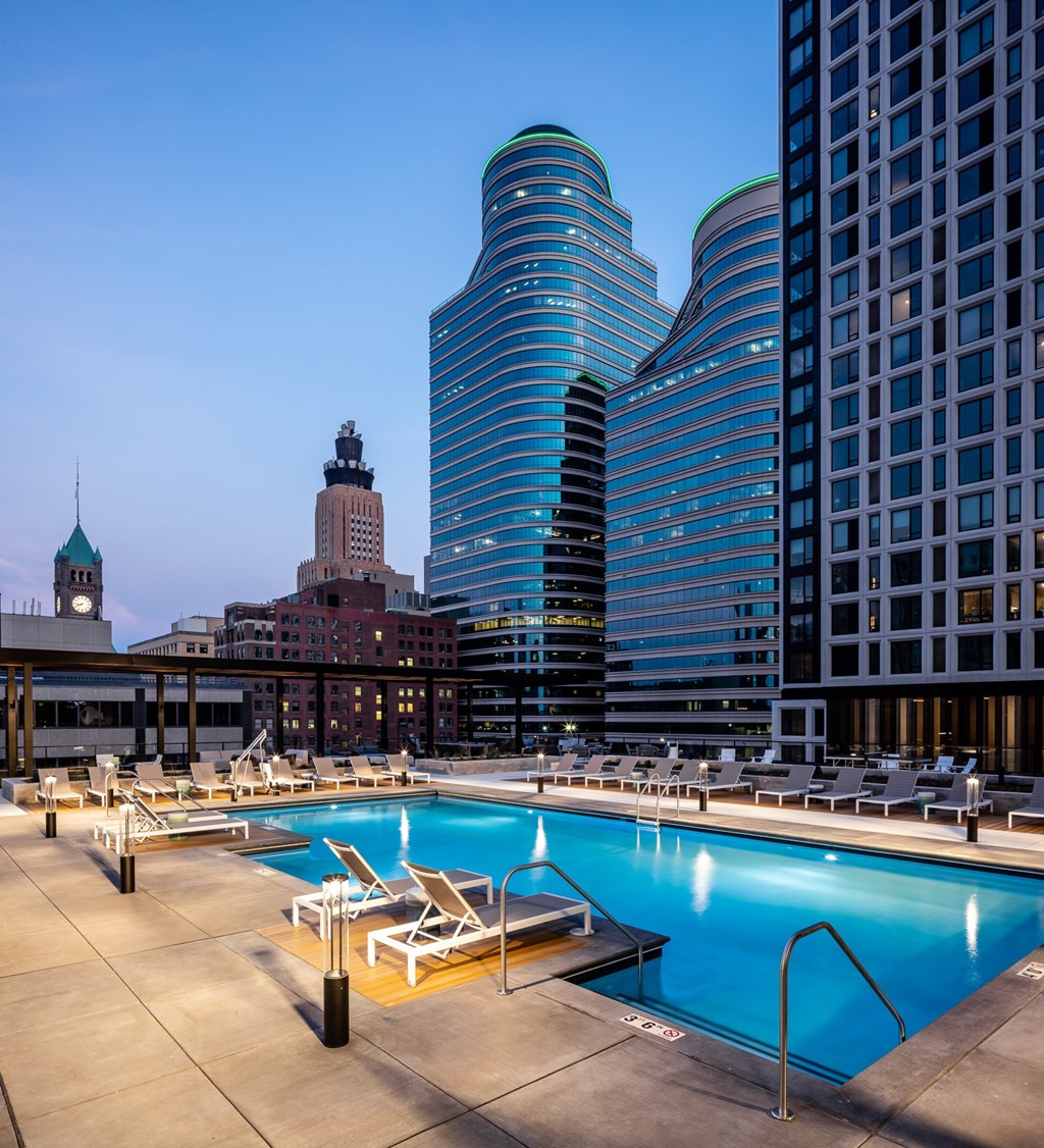 Rooftop pool with lounge chairs at 365 Nicollet, Minneapolis, MN, Manchester , 55401