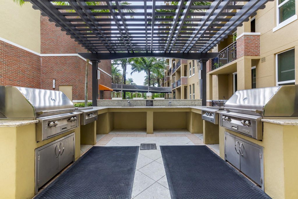 Outdoor grill area at One Plantation, Plantation, FL