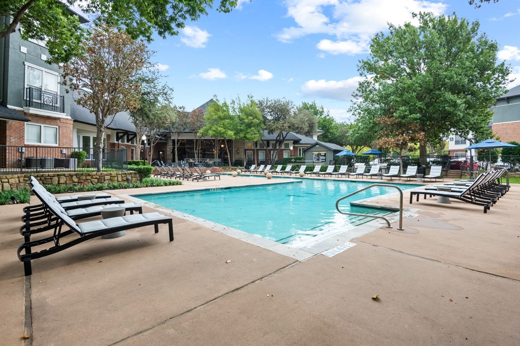 Sparkling pool with fountains at Mission Gate, Plano, TX