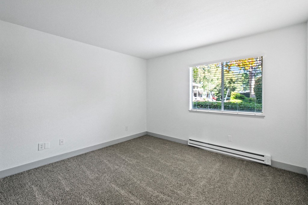 Plush bedroom carpeting at Bay Village in Vallejo, CA