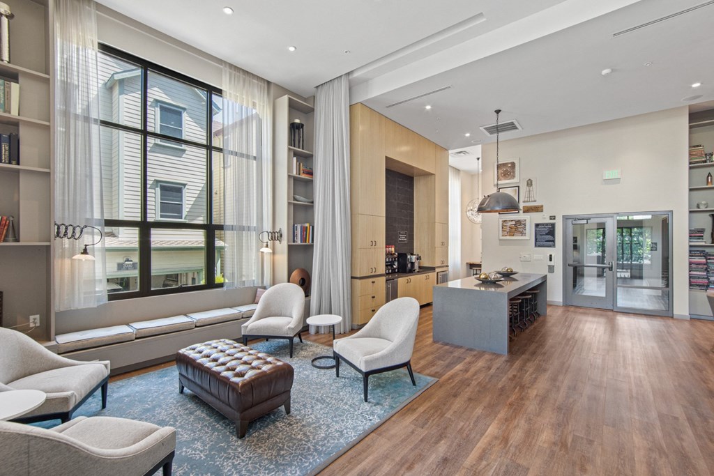 Common Area with Seating at Aventine Apartments in Hercules, CA 94547