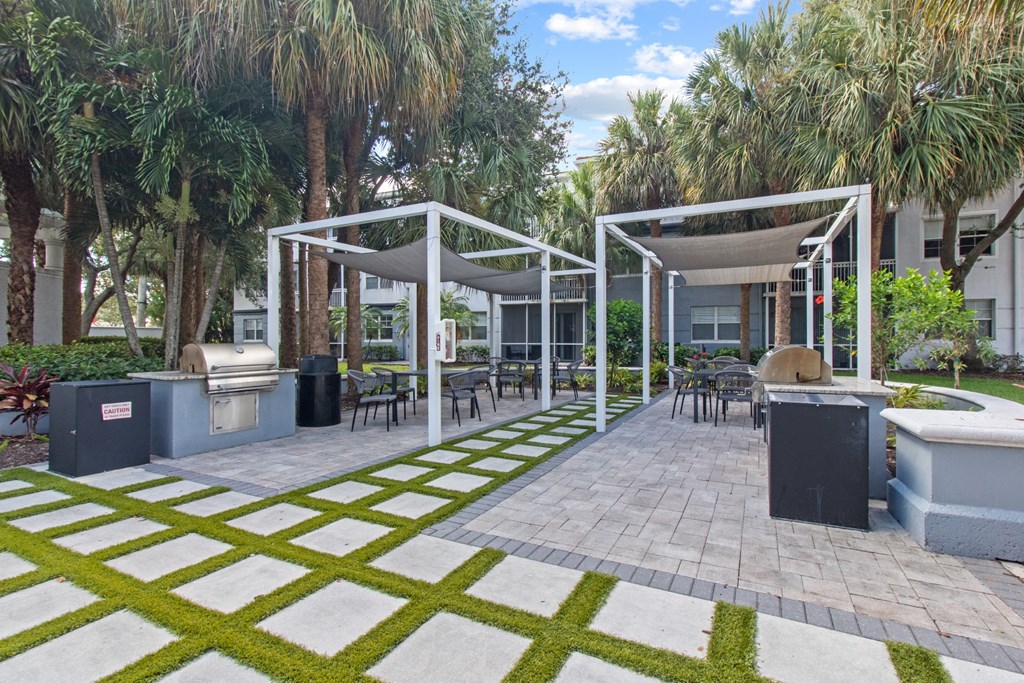 Patio Grill Station at Verona at Boynton Beach Apartments in Boynton Beach, FL 33426