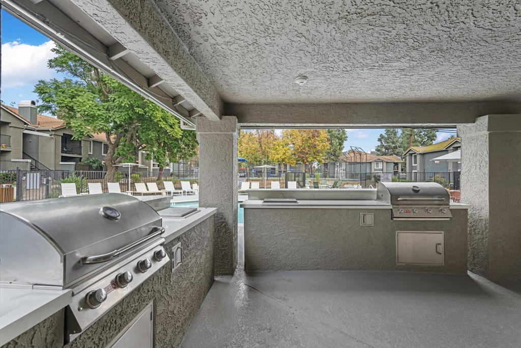 Outdoor Grills at Citrine Hills, Ontario, CA 91761