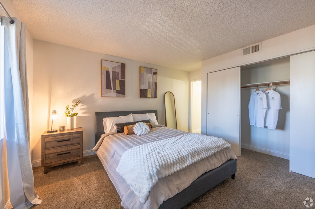 Plush bedroom carpeting at Sunset Winds in Henderson, NV 89014