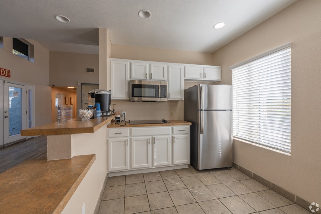 Stainless steel appliances at Sunset Winds in Henderson, NV 89014