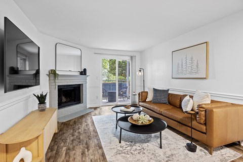 Spacious Living Room at 2000 Lake Washington Apartments in Renton, WA 98056