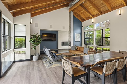 Community Lounge at The Lakes Apartments in Bellevue, WA 98007