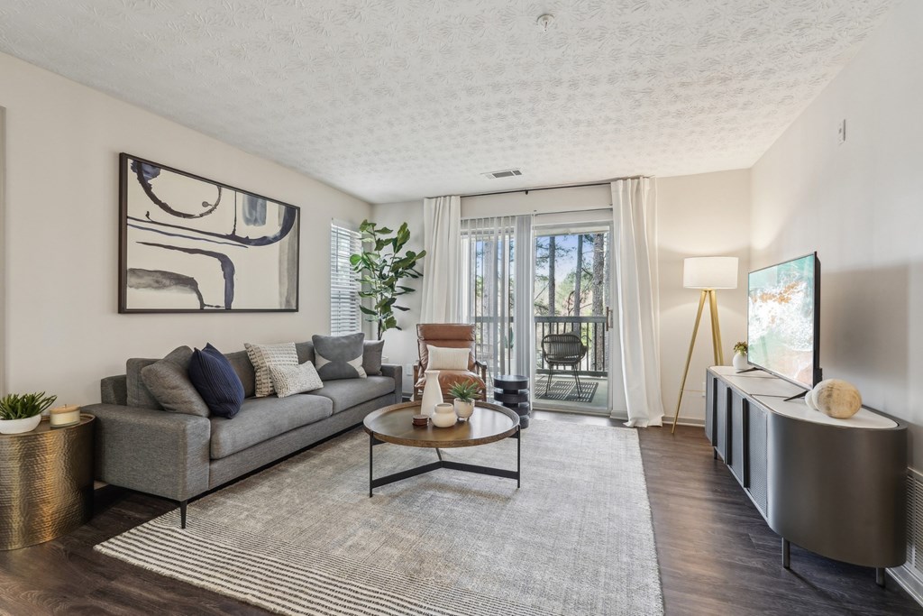 Spacious Living Room at Gwinnett Pointe Apartments in Norcross, GA 30093