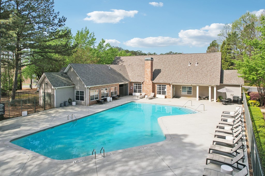 Large Swimming Pool at Gwinnett Pointe Apartments in Norcross, GA 30093