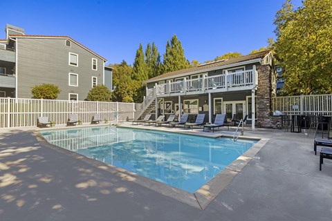 Large Outdoor Pool at 2000 Lake Washington Apartments in Renton, Washington 