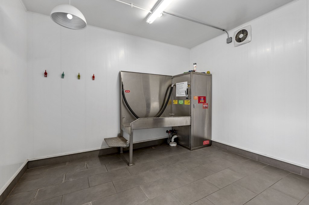 Pet Wash Space at Avant at the Arboretum Apartments in Lisle, IL 60532