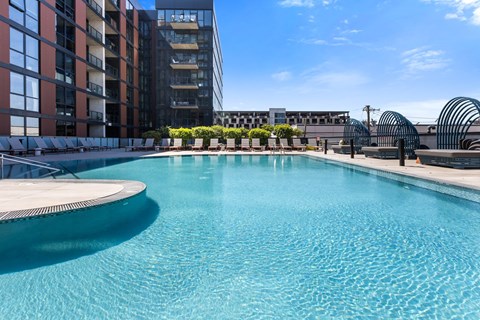 Sparkling Outdoor Pool at The Mason Apartments in Chicago, IL 60607