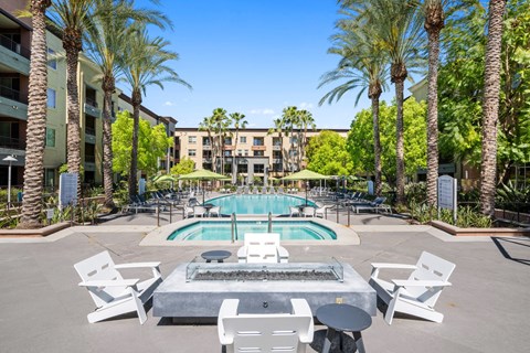 Resort Style Pool Deck at The Kitt at Warner Center Apartments in Woodland Hills, CA 91303