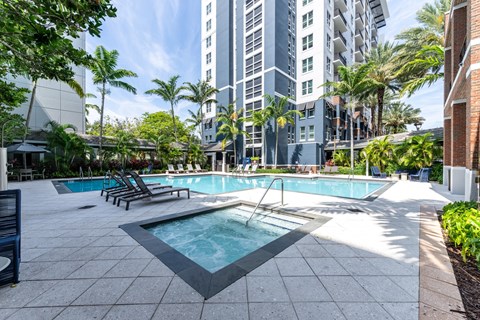 Resort Style Pool and Hot Tub at One Plantation Apartments in Plantation, FL 33324