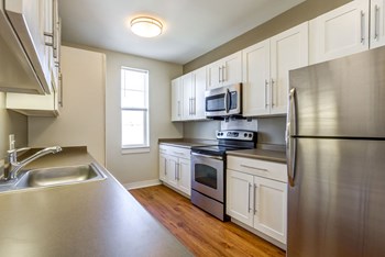 Kitchen area in apartment home - Photo Gallery 2