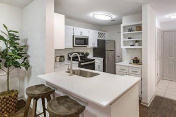 100 Hemingway Lane 1-3 Beds Apartment for Rent - Photo Gallery 3
