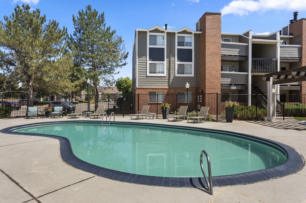 the preserve at ballantyne commons resort style swimming pool  at Verona, Littleton, 80123