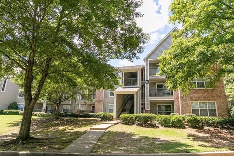 our apartments offer a walkway to the apartments for rent at Gwinnett Pointe, Norcross