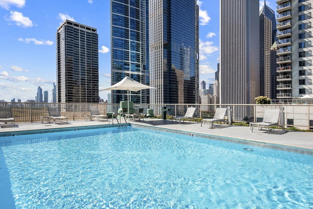 Outdoor pool at Shoreham and Tides, Chicago, 60601