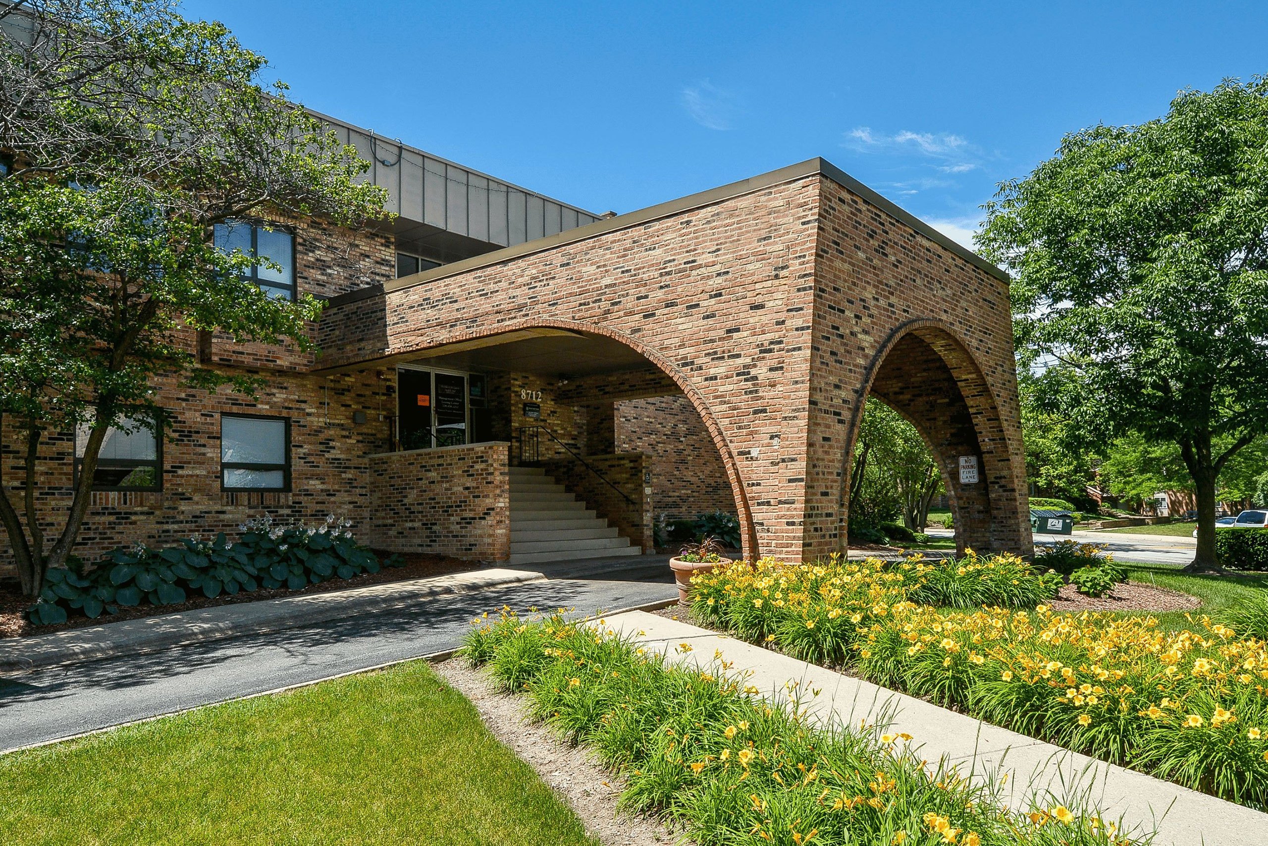 Willow Hill Entrance at Willow Hill Apartments, Justice, IL, 60458