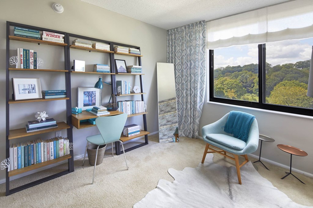 Spacious Study Area at 15 Bank Apartments, New York, 10606