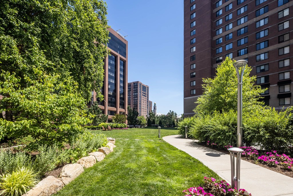 Green Space Walking Trails at 15 Bank Apartments, New York