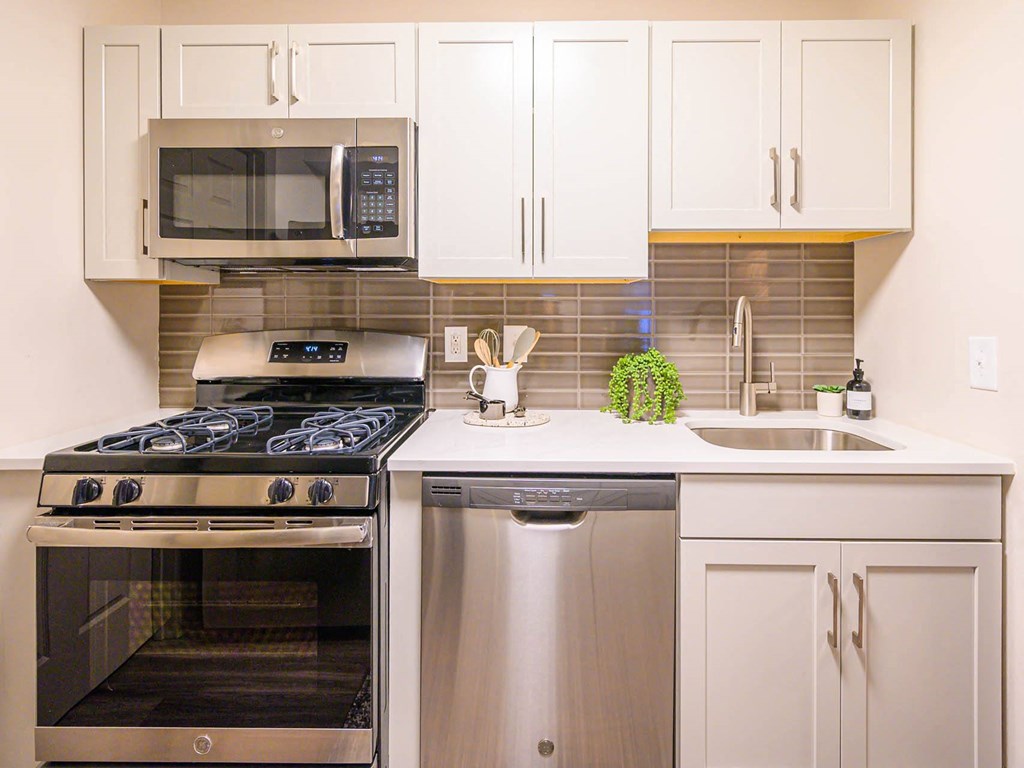 Kitchen 1_Model Atria at Atria at Crabtree Valley, Raleigh, NC