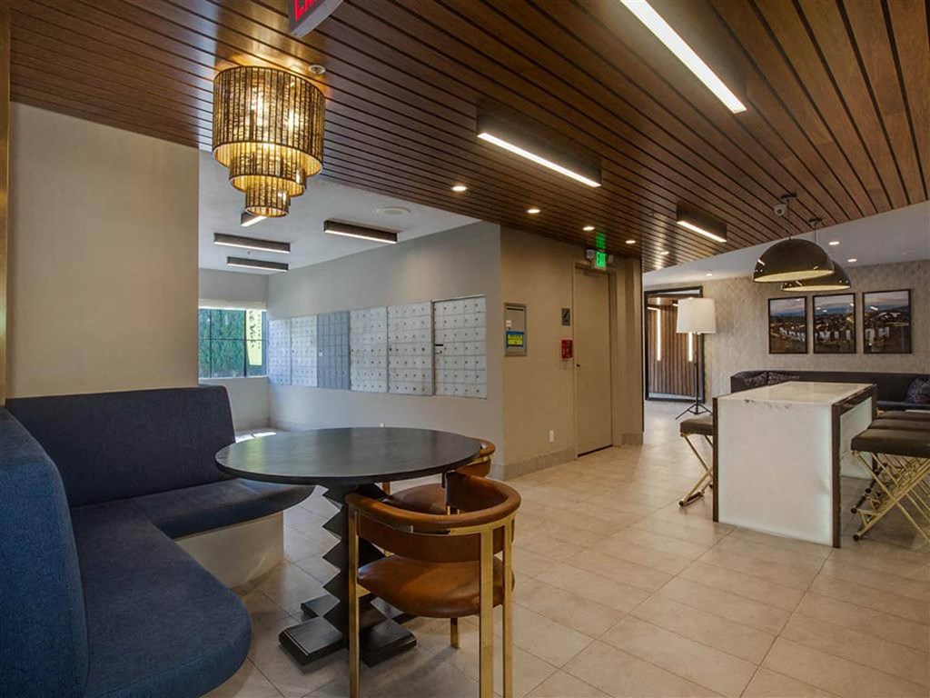 Newly Designed Resident Lobby with WiFi  at Duet on Wilcox, Los Angeles