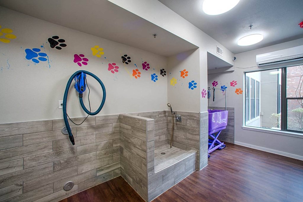 Gramercy on the Park Pet Grooming Area at Gramercy on the Park, Dallas, TX