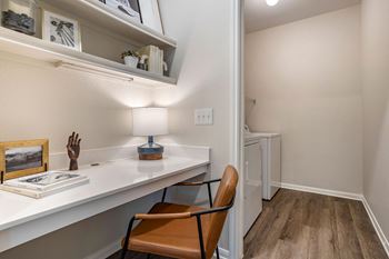 living room with desk and chair  at Sladestone Shadow Creek in Pearland, Texas 77584