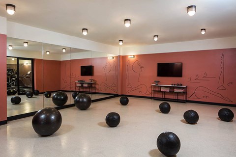 The Flat Resident Yoga Room at The Flat, California, 90017