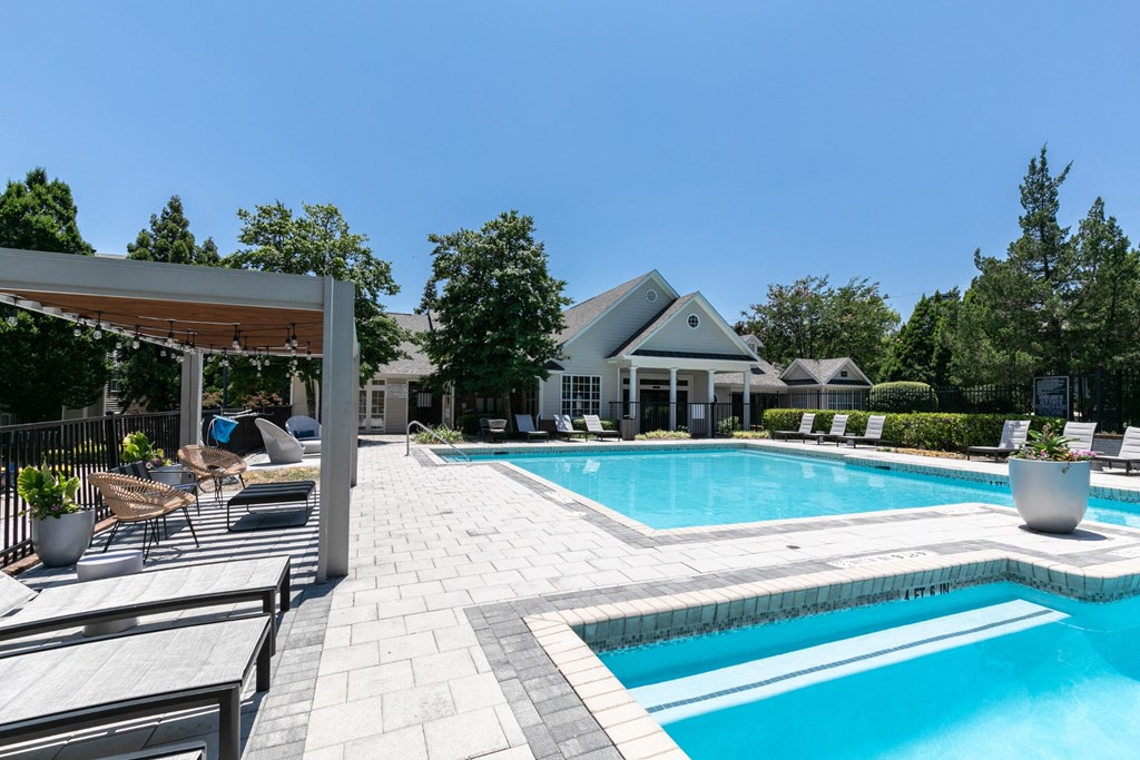 Sparkling Pool at Willowest in Collier Hills in Atlanta, GA 30318 Sparkling Pool at Willowest in Collier Hills in Atlanta, GA 30318