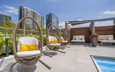 Poolside Lounge at The Elle Apartments, Illinois