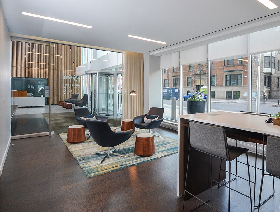 community lounge area | The Montrose Apartments in Chicago, IL