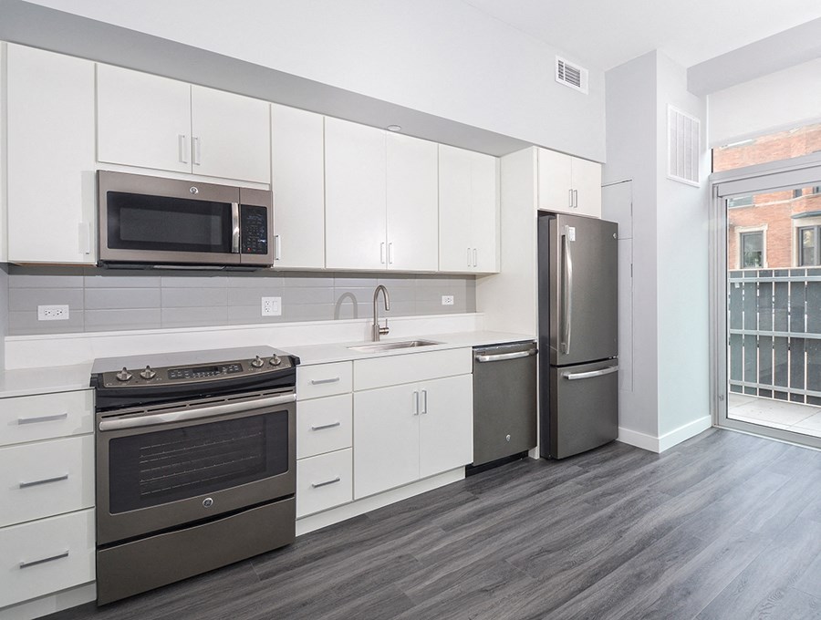stainless steel appliances | The Montrose Apartments in Chicago, IL