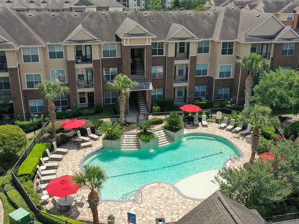 swimming pool madison on the meadow at Madison on the Meadow, Stafford, TX