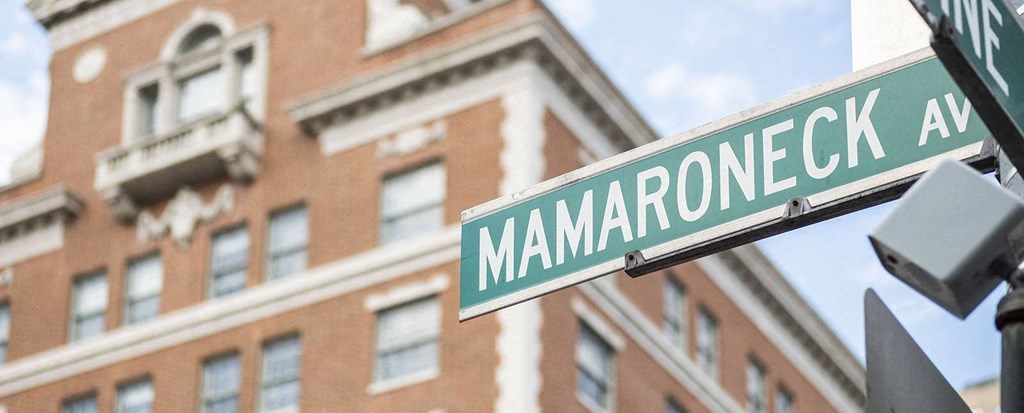 Street sign at 15 Bank Apartments, White Plains