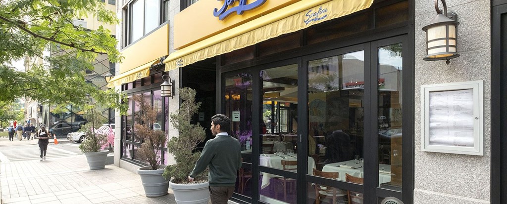 Dining options in Neighborhood at 15 Bank Apartments, White Plains