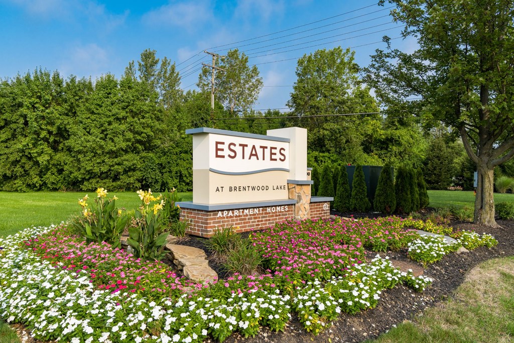 Entry Sign at Estates at Brentwood Lake Apartments, Ohio