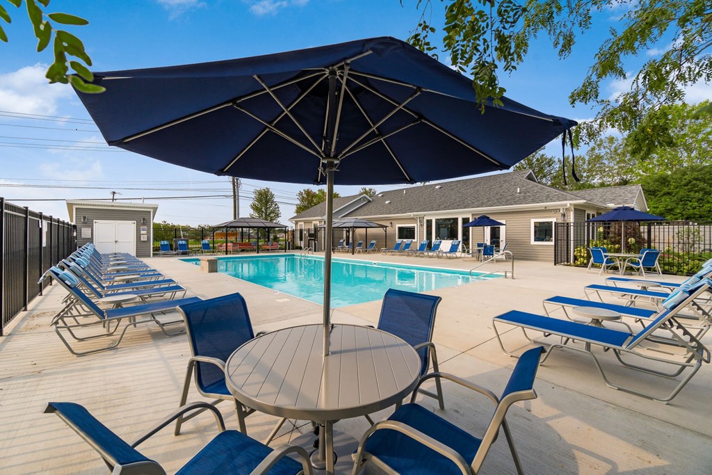 Pool seating at Estates at Brentwood Lake Apartments, Reynoldsburg