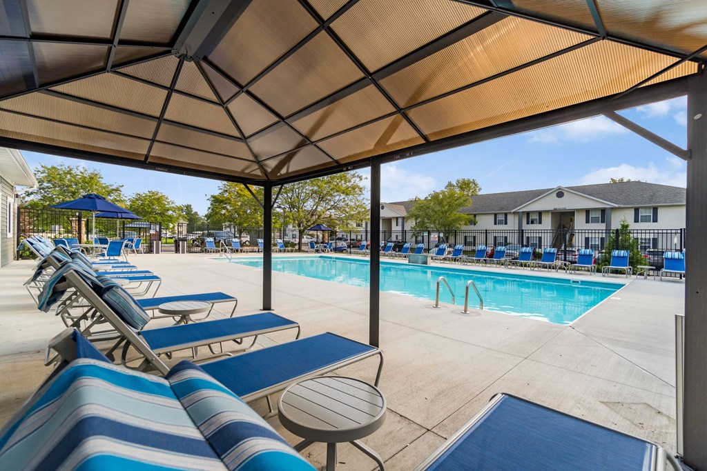 Swim at Estates at Brentwood Lake Apartments, Reynoldsburg, OH