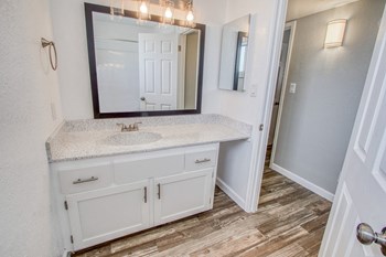 One Bedroom - Photo Gallery 11