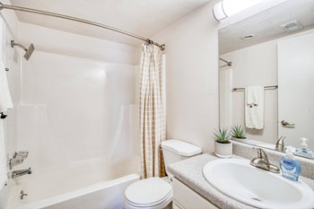 1105 E. Ponderosa Pkwy 1-2 Beds Apartment for Rent - Photo Gallery 30