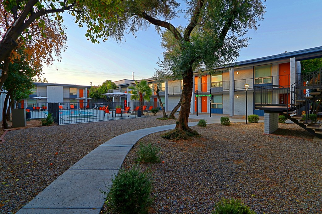 walk trail at Allora Phoenix Apartments, Phoenix, Arizona