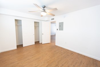109 E Broadway Rd 1-2 Beds Apartment for Rent - Photo Gallery 11
