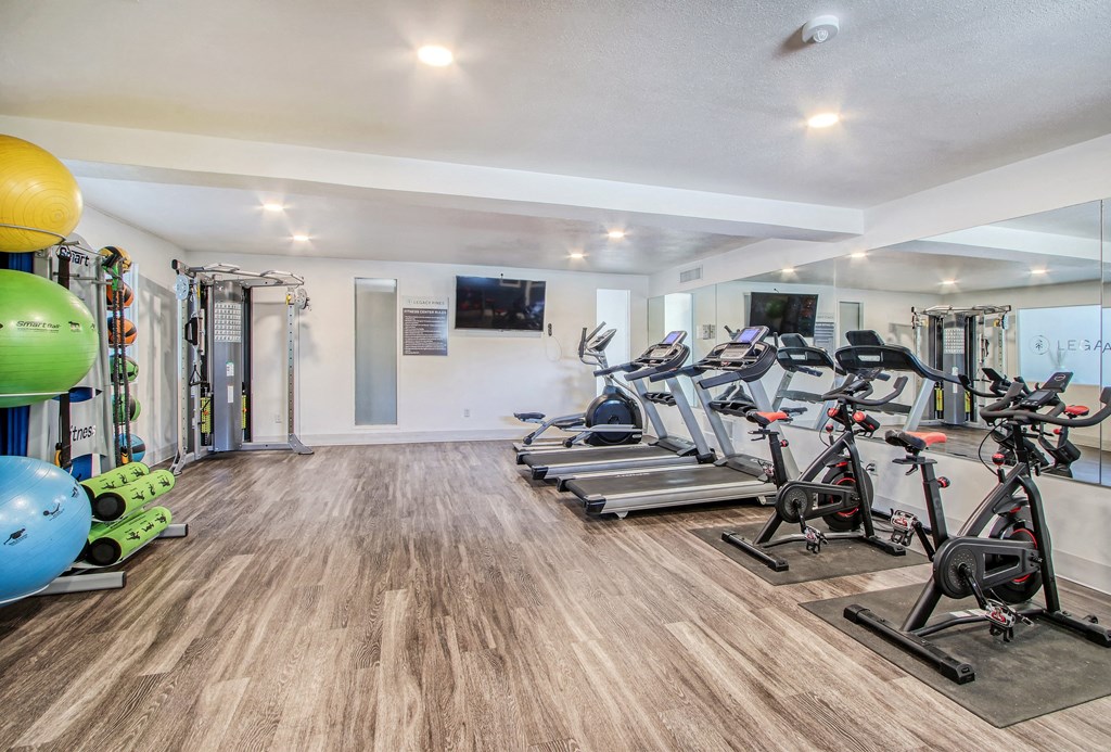 the gym at the preserve at green valley apartments
